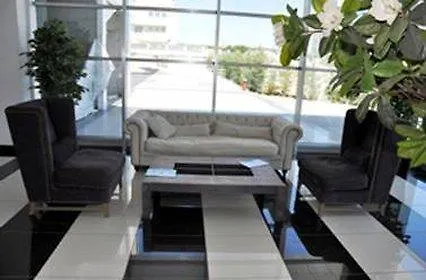 Flora Suites Atasehir Estambul